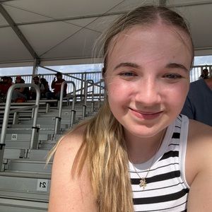 Meet your Posher, Caitlyn